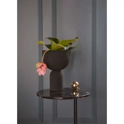 Torus Flowerpot Ø22 Black/Black - AYTM - Koop Online -Kortingswinkel voor woondecoratie 5704444084835torus flowerpot oe22 black black3