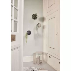 Globe Hanging Flowerpot Ø21 Taupe - AYTM - Koop Online 11 Globe Hanging Flowerpot Ø21 Taupe - AYTM - Koop Online -Kortingswinkel voor woondecoratie 5704444086815 globe hanging flowerpot oe21 taupe 4