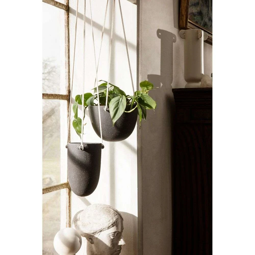 Speckle Hanging Pot Large Dark Grey - Ferm LIVING - Koop Online 4 Speckle Hanging Pot Large Dark Grey - Ferm LIVING - Koop Online - Afbeelding 2