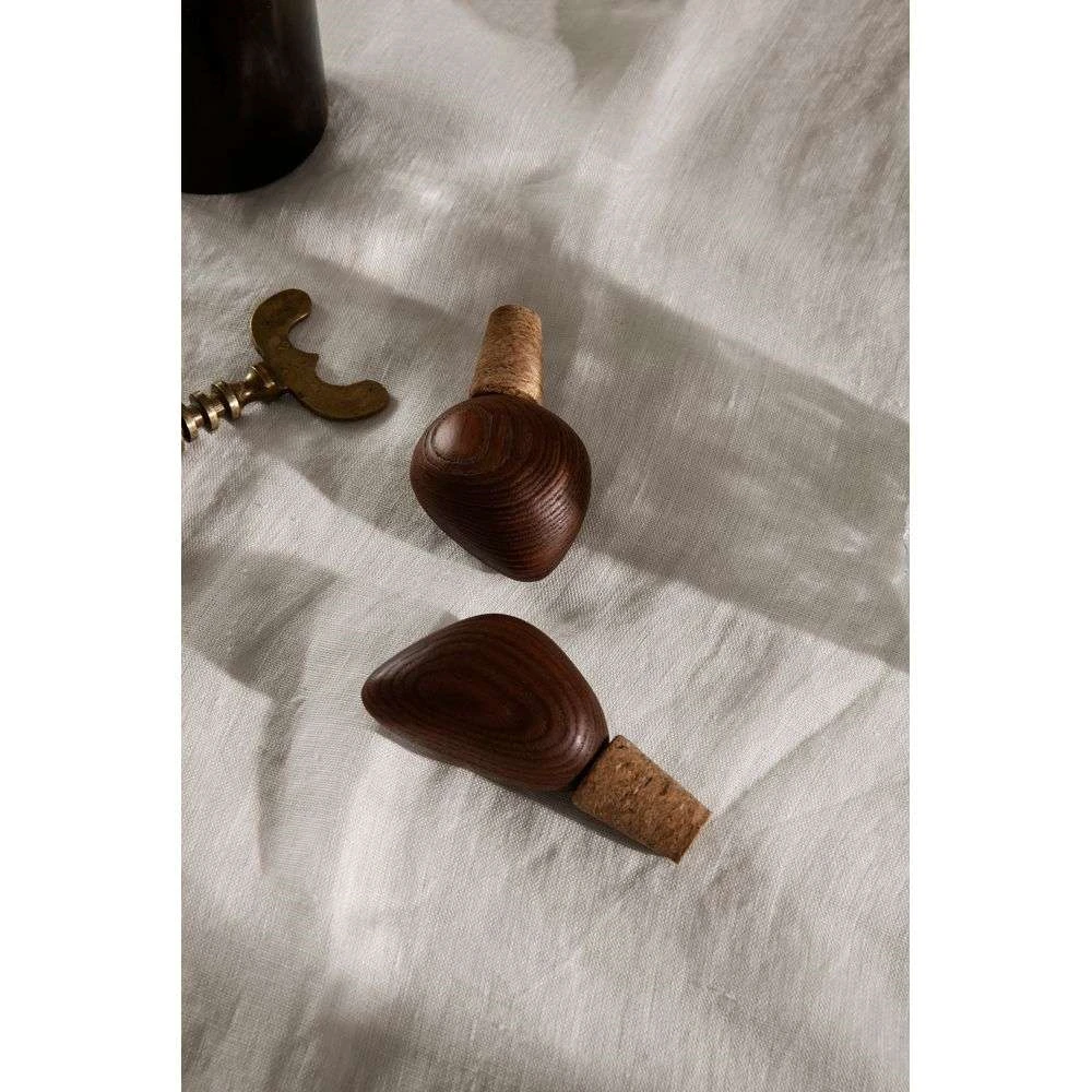 Cairn Wine Stoppers Set Of 2 Dark Brown - Ferm LIVING - Koop Online 5 Cairn Wine Stoppers Set Of 2 Dark Brown - Ferm LIVING - Koop Online - Afbeelding 3