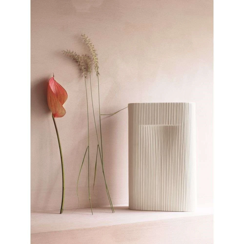 Ridge Vase H35 Off-White - Muuto - Koop Online 8 Ridge Vase H35 Off-White - Muuto - Koop Online - Afbeelding 6