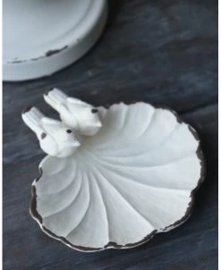 Antiek Wit Schaaltje Met Twee Vogeltjes 13 Antiek Wit Schaaltje Met Twee Vogeltjes -Kortingswinkel voor woondecoratie antiek wit schaaltje met twee vogeltjes 5