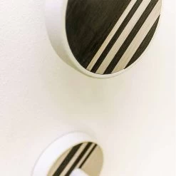 Wandkapstok In Essenhout Met Verticale Inlays 2 Stuks - Gerusa -Kortingswinkel voor woondecoratie appendiabiti a muro in legno di frassino bianco con intarsi 2 pezzi gerusa 11