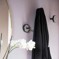 Wandkapstok In Essenhout Met Decoratie-inleg 2 Stuks - Lemme -Kortingswinkel voor woondecoratie appendiabiti a muro in legno di frassino nero con intarsi 2 pezzi lemme 9