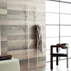 Modern Design Vloerkapstok In Wit Of Verchroomd Metaal - Kottac 14 Modern Design Vloerkapstok In Wit Of Verchroomd Metaal - Kottac -Kortingswinkel voor woondecoratie attaccapanni da terra di design moderno in metallo bianco o cromo kottac 5