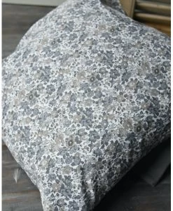 Gebloemde Kussenhoes Met Grijze En Taupe Bloemen, IB Laursen 14 Gebloemde Kussenhoes Met Grijze En Taupe Bloemen, IB Laursen -Kortingswinkel voor woondecoratie gebloemde kussenhoes wit met grijze en taupe bloemen ib laursen 4