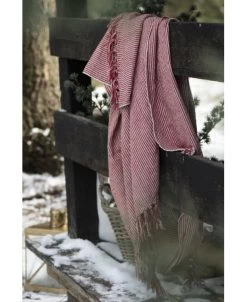 Geweven Woonkleed/ Sprei Gebroken Wit Met Fijne Rode Strepen, IB Laursen -Kortingswinkel voor woondecoratie geweven woonkleed sprei gebroken wit met fijne rode strepen ib laursen 1 5