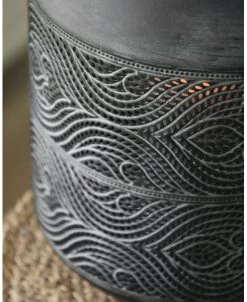 Groot Rond Metalen Windlicht Met Sierlijk Glooiend Gaatjes Patroon -Kortingswinkel voor woondecoratie groot rond metalen windlicht met sierlijk gaatjes patroon 3