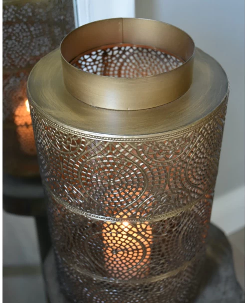 Groot Windlicht Met Sfeervol Gaatjes Patroon Antiek-look Messing 5 Groot Windlicht Met Sfeervol Gaatjes Patroon Antiek-look Messing - Afbeelding 3