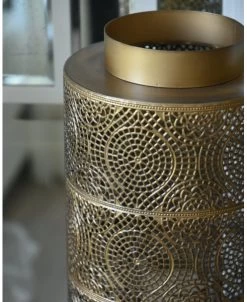 Groot Windlicht Met Sfeervol Gaatjes Patroon Antiek-look Messing 15 Groot Windlicht Met Sfeervol Gaatjes Patroon Antiek-look Messing -Kortingswinkel voor woondecoratie groot windlicht met sfeervol gaatjes patroon antiek look messing 5