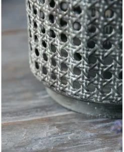 Hoge Lantaarn Van Metaal Met Gaatjes Patroon En Hengsel -Kortingswinkel voor woondecoratie hoge lantaarn van metaal met gaatjes patroon en hengsel 2