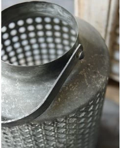 Hoge Lantaarn Van Metaal Met Gaatjes Patroon En Hengsel -Kortingswinkel voor woondecoratie hoge lantaarn van metaal met gaatjes patroon en hengsel 4