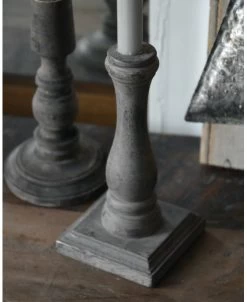 Kandelaar Met Vierkante Voet Van Be-Uniq