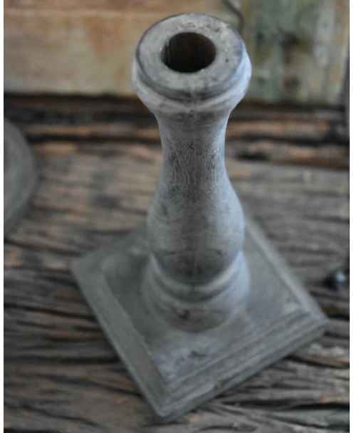 Kandelaar Met Vierkante Voet Van Be-Uniq 9 Kandelaar Met Vierkante Voet Van Be-Uniq - Afbeelding 7