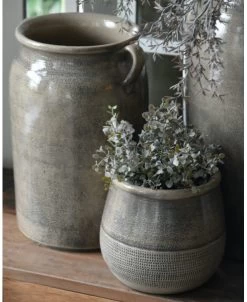 Klei Grijze Pot Iets Bol Met Gewerkte Onderrand, IB Laursen -Kortingswinkel voor woondecoratie klei grijze pot iets bol met gewerkte onderrand ib laursen 3