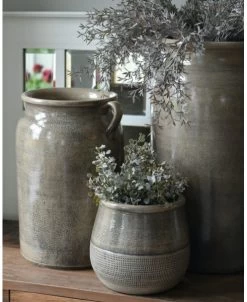 Klei Grijze Pot Iets Bol Met Gewerkte Onderrand, IB Laursen -Kortingswinkel voor woondecoratie klei grijze pot iets bol met gewerkte onderrand ib laursen 6