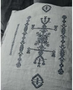 Kussen Hoes Linnenlook Met Grijs Borduursel, IB Laursen