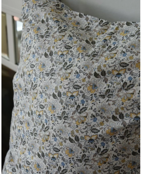 Kussenhoes Rechthoekig Gebloemd Met Zacht Geel, Blauw En Kleikleur, IB Laursen 3 Kussenhoes Rechthoekig Gebloemd Met Zacht Geel, Blauw En Kleikleur, IB Laursen