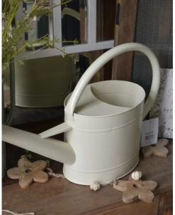 Metalen Gieter In Cream Met Sproeikop 5 Ltr, IB Laursen -Kortingswinkel voor woondecoratie metalen gieter in cream met sproeikop 5 ltr ib laursen 4