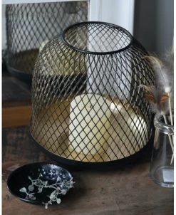 Metalen Windlicht Met Ruit-effect Zwart Met Goud Kleurig Binnenwerk -Kortingswinkel voor woondecoratie metalen windlicht met ruit effect zwart met goud kleurig binnenwerk 5