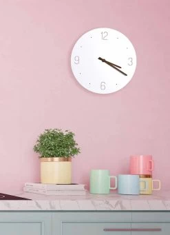 Klassieke Design Wandklok In Wit Rond Lasergesneden Hout - Jovial -Kortingswinkel voor woondecoratie orologio a muro classico design in legno tondo bianco taglio a laser gioviale 2