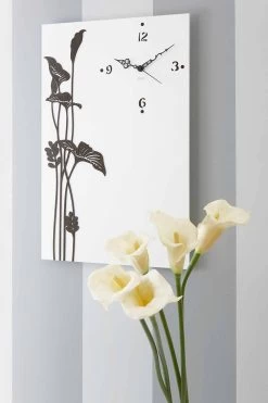 Moderne Rechthoekige Wandklok In Wit Versierd Design Hout - Croco -Kortingswinkel voor woondecoratie orologio a muro moderno rettangolare in legno bianco decorato di design croco 2