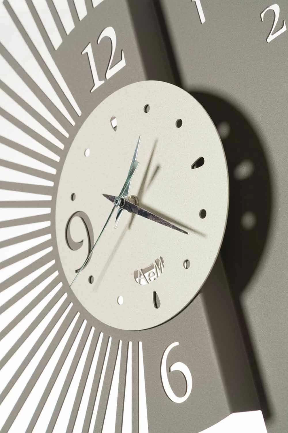 IJzeren Wandklok Elegant Ontwerp Gemaakt In Italië - Aneto 8 IJzeren Wandklok Elegant Ontwerp Gemaakt In Italië - Aneto - Afbeelding 6