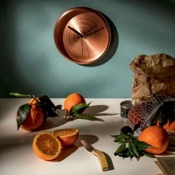 Ronde Wandklok In Gepolijst Koper Design Made In Italy - Ogio -Kortingswinkel voor woondecoratie orologio da parete rotondo in rame lucidato di design made in italy ogio 4