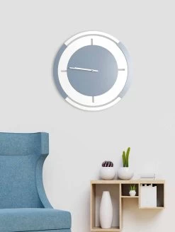 Klassieke Ronde Grote Wandklok In Wit En Avio Hout - Beppe -Kortingswinkel voor woondecoratie orologio grande a parete di design classico tondo in legno bianco e avio beppe 2