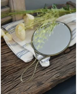 Ovalen Handspiegel, IB Laursen