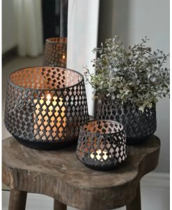 Set Van 3 Metalen Windlichten Met Sierlijk Gaatjes Patroon