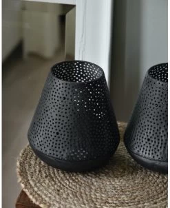 Taps Windlicht Met Ronde Gaatjes In Cirkel Patroon -Kortingswinkel voor woondecoratie taps windlicht met ronde gaatjes in cirkel patroon 3