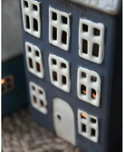 Theelicht Huisje Met Open Ramen En Schoorsteen Nyhavn, IB Laursen -Kortingswinkel voor woondecoratie theelicht huisje met open ramen en schoorsteen nyhavn ib laursen 2