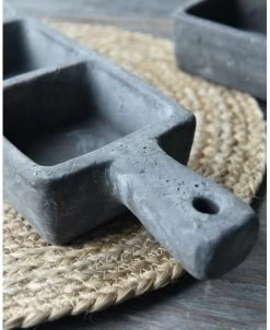 Vakkenbak Vintage Grijs Aardewerk Met Oor, 3 Vakken Brynxz -Kortingswinkel voor woondecoratie vakkenbak vintage grijs aardewerk met oor 3 vakken brynxz 1