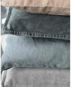 Velours 'thunder Grey' Vierkante Kussenhoes, IB Laursen -Kortingswinkel voor woondecoratie velours thunder grey vierkante kussenhoes ib laursen 1 2