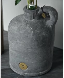 Vintage Grijze Kruik Fles Met Klein Rond Oor En Smalle Hals, Brynxz -Kortingswinkel voor woondecoratie vintage grijze kruik fles met klein rond oor en smalle hals brynxz 1 2