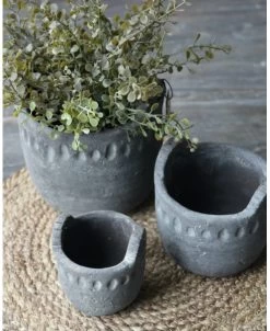 Vintage Grijze Pot Met Reliëf En Oortjes Groot, Brynxz -Kortingswinkel voor woondecoratie vintage grijze pot met relief en oortjes groot brynxz 4
