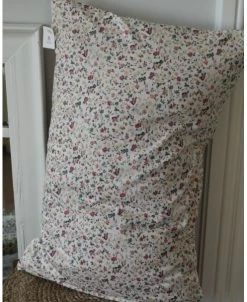 Vrolijke Bloemetjes Kussenhoes Faded Rose En Cream, IB Laursen