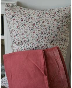 Vrolijke Bloemetjes Kussenhoes Faded Rose En Cream, IB Laursen -Kortingswinkel voor woondecoratie vrolijke bloemetjes kussenhoes faded rose en cream ib laursen 4