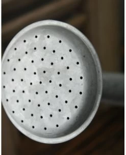 Zinken Gieter Met Zwart Handvat, IB Laursen -Kortingswinkel voor woondecoratie zinken gieter met zwart handvat ib laursen 1