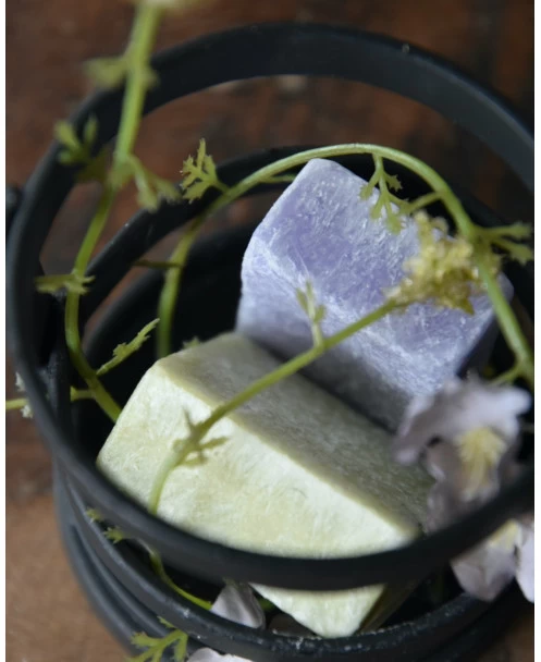 Zwarte Metalen Houder Met Amber Blokjes Lavendel En Jasmijn 4 Zwarte Metalen Houder Met Amber Blokjes Lavendel En Jasmijn - Afbeelding 2