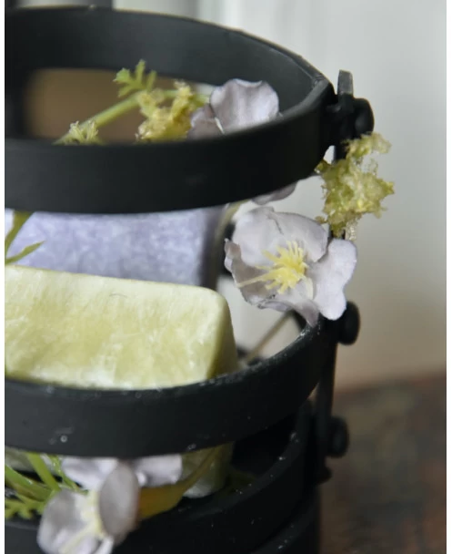 Zwarte Metalen Houder Met Amber Blokjes Lavendel En Jasmijn 5 Zwarte Metalen Houder Met Amber Blokjes Lavendel En Jasmijn - Afbeelding 3